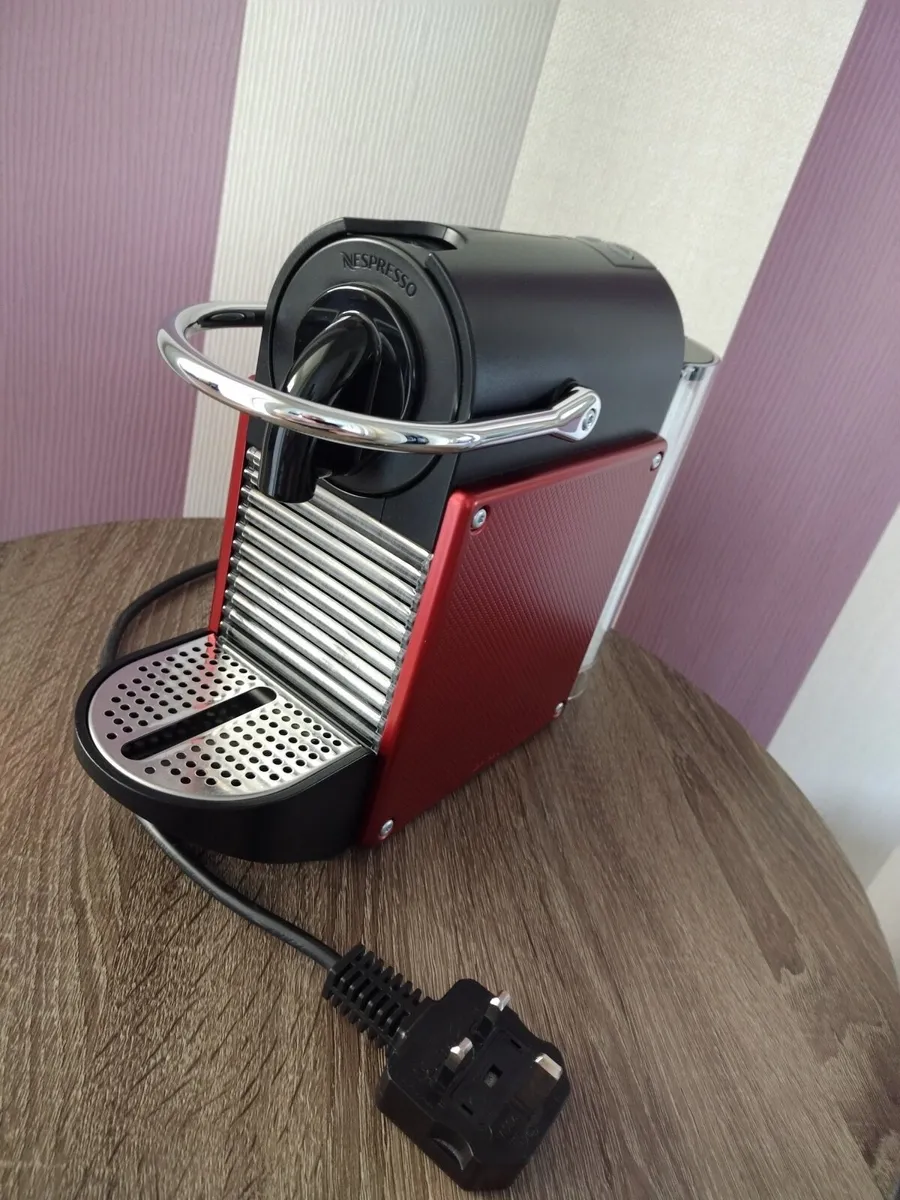 Nespresso Pixie Coffee Machine €100 - Image 4