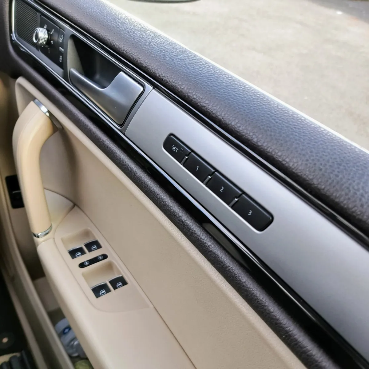 Volkswagen Touareg 2017 - Image 3