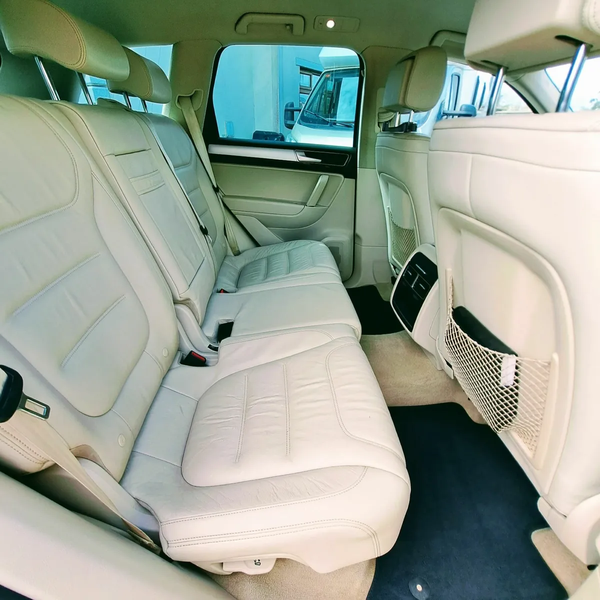 Volkswagen Touareg 2017 - Image 4