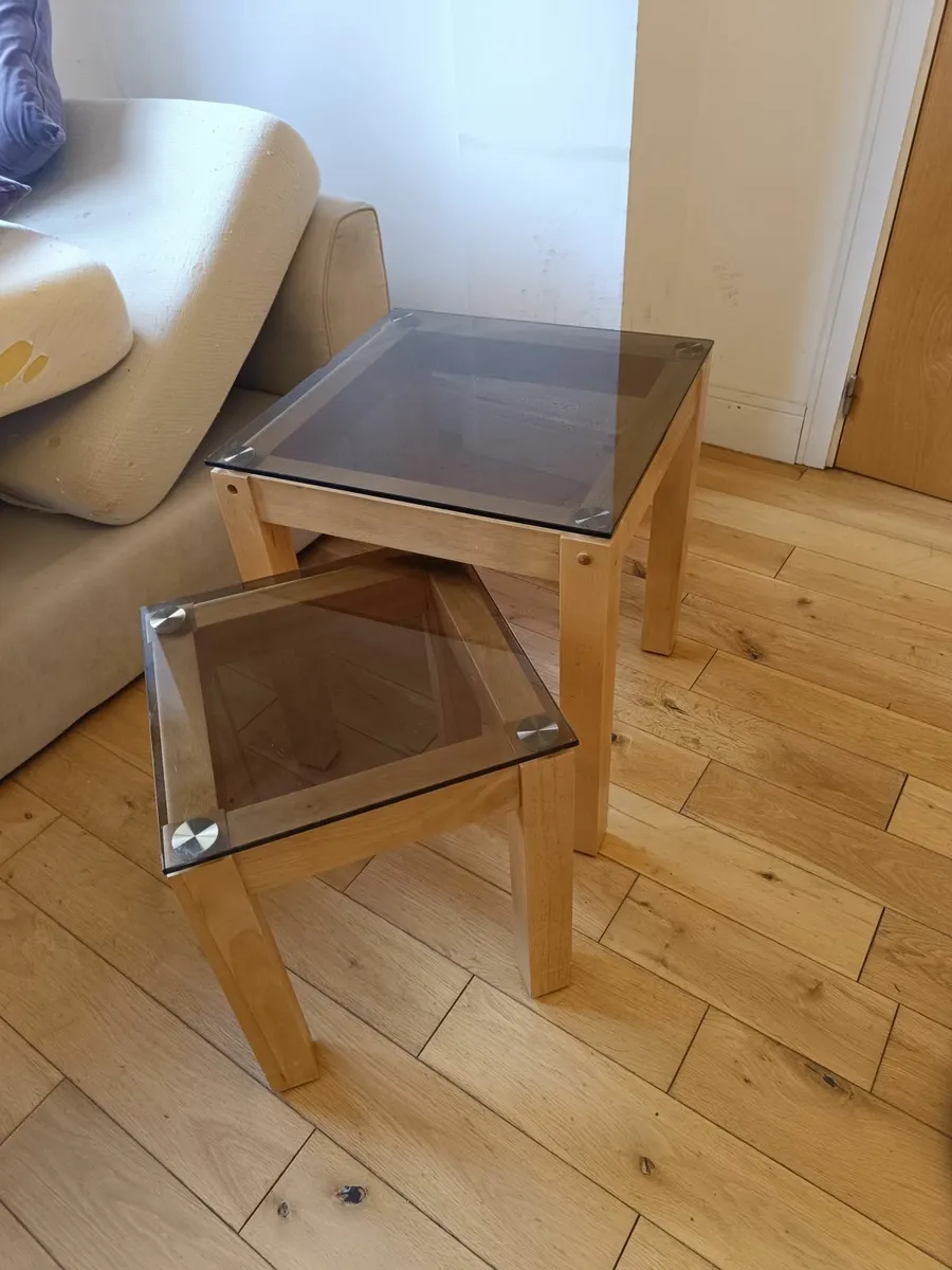 Glass top nest of tables - Image 2