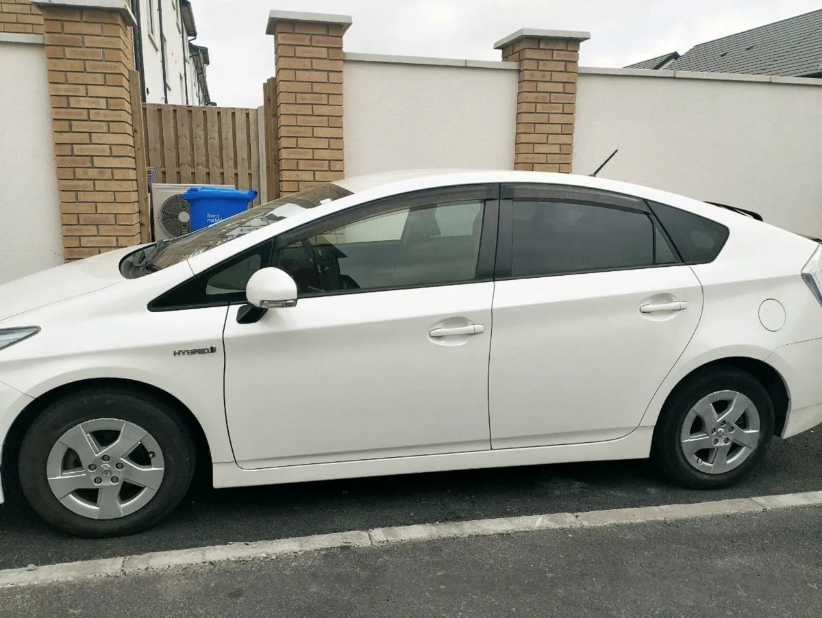 Toyota Prius Hybrid Automatic 1 Year NCT 136400KM - Image 4