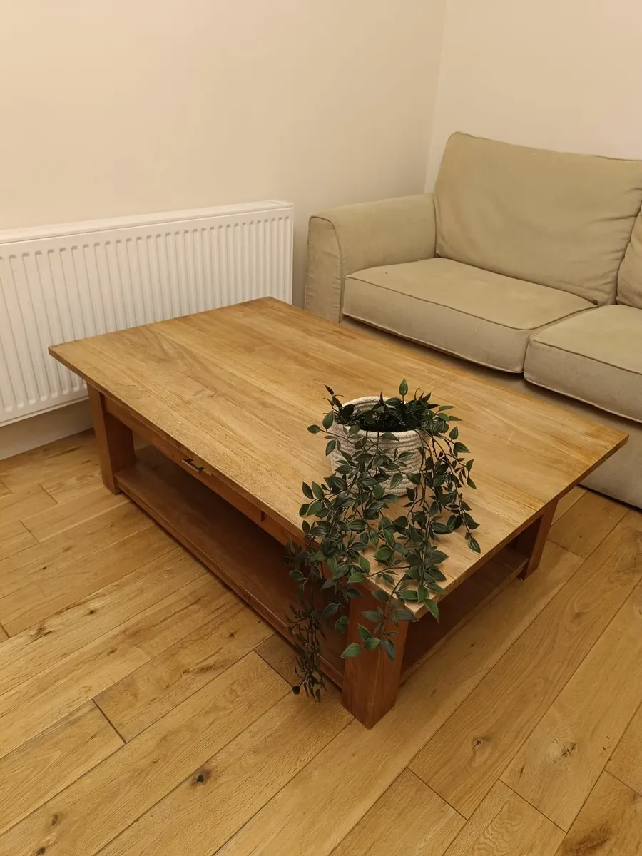 Large solid wood coffee table - Image 1