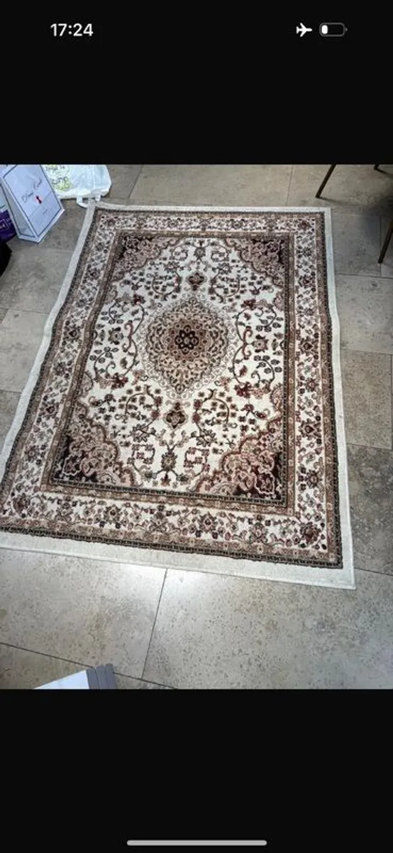 Home Trends Persian Rug - Image 1