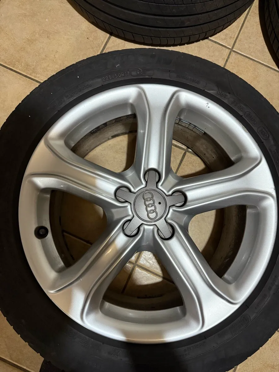 Alloys and Michelin tyres - Image 2