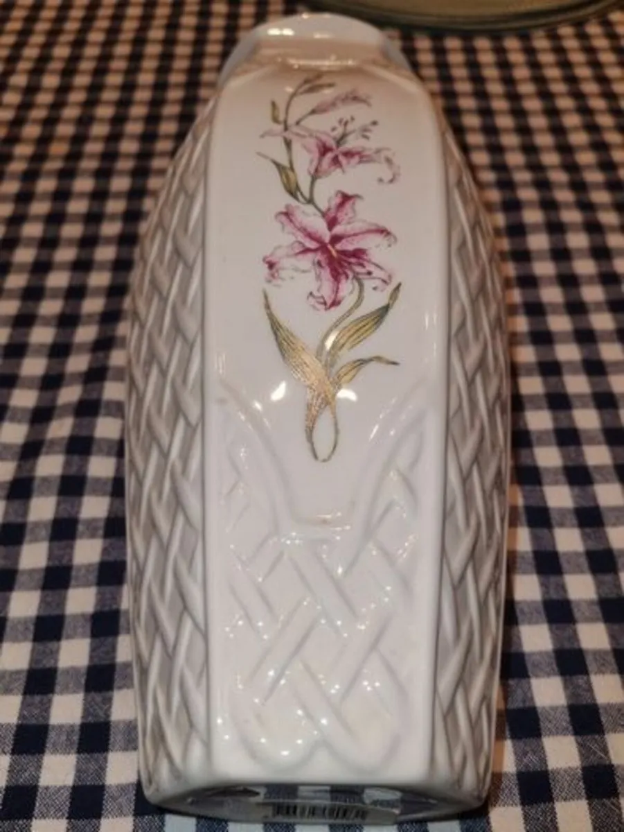 Belleek Large Vase - Image 3