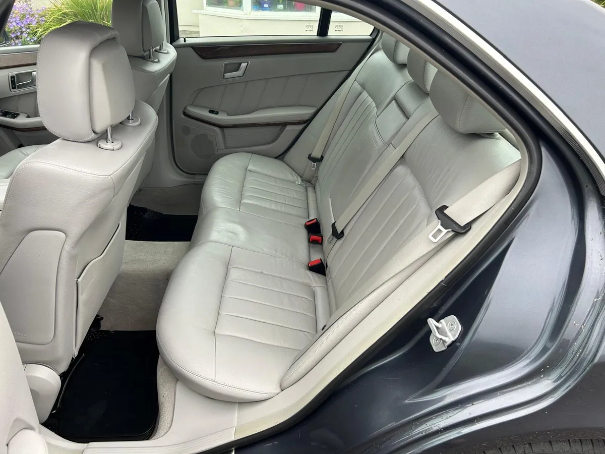 Mercedes E220 Diesel LP - Image 2