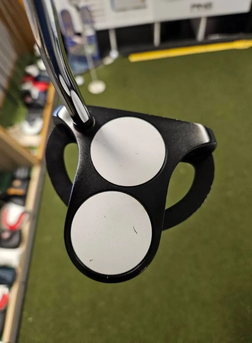 Odyssey Black Series 2-Ball Putter - Image 2