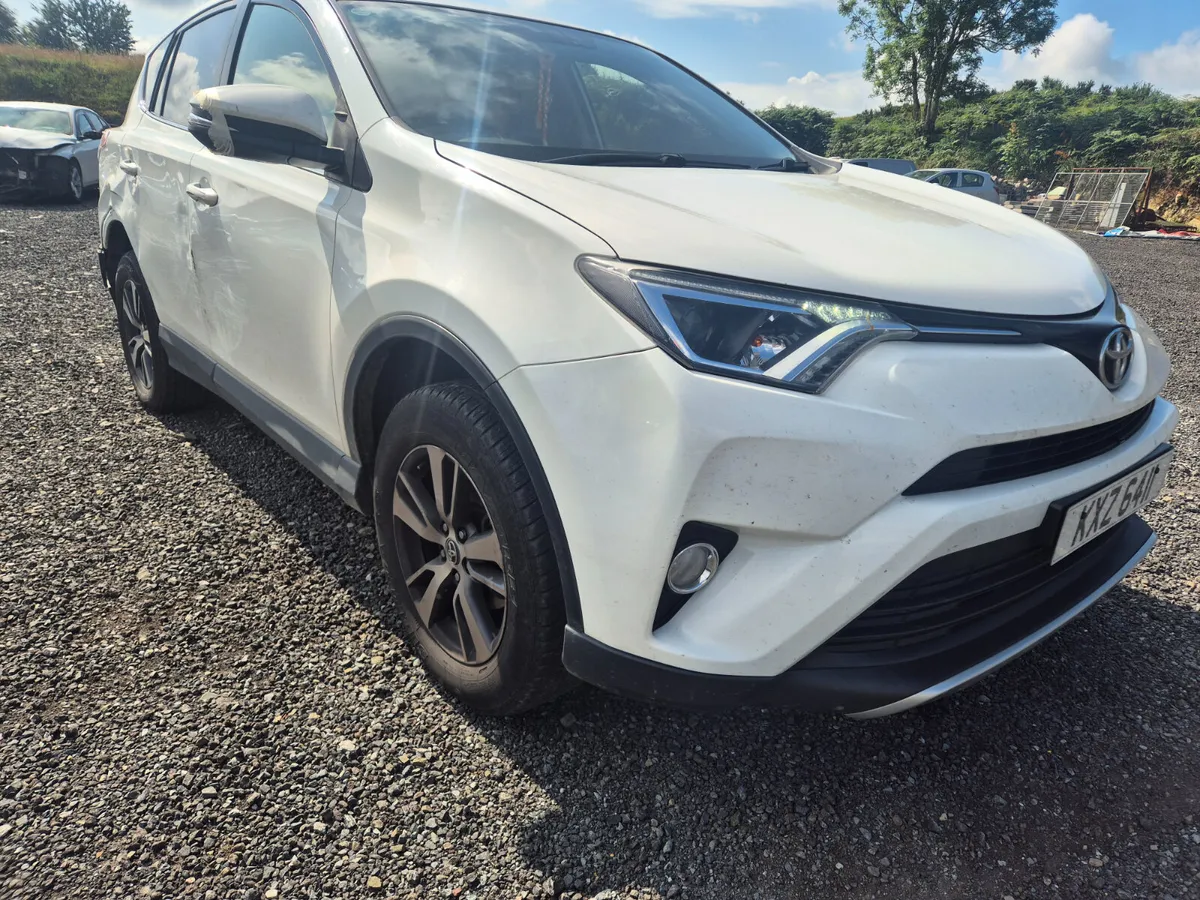 Toyota RAV4 2016 - Image 2