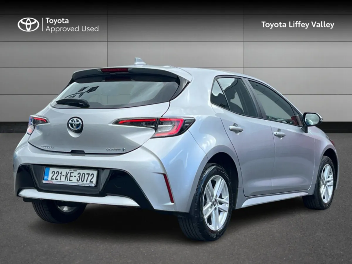 Toyota Corolla LUNA H/B 4DR AUTO HYBRID - Image 2