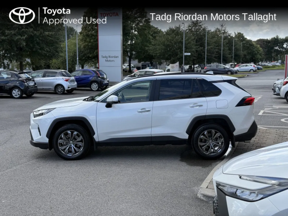 Toyota RAV4 HYBRID PLATINUM FWD - Image 4