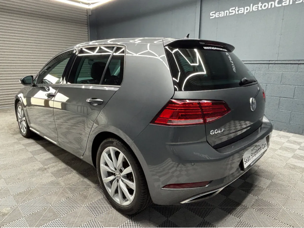 Volkswagen Golf HIGHLINE 1.5 TSI MANUAL 6SPEED FWD - Image 2