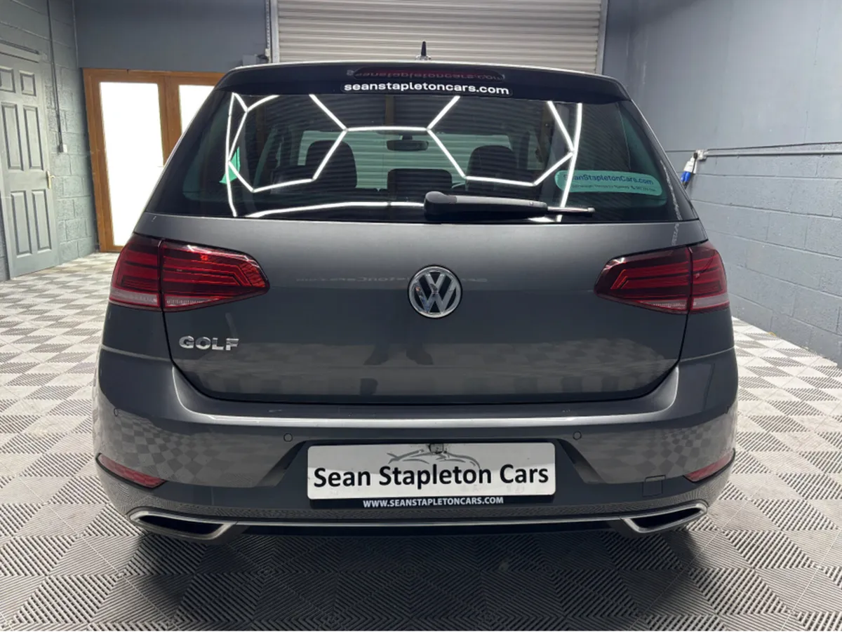 Volkswagen Golf HIGHLINE 1.5 TSI MANUAL 6SPEED FWD - Image 3