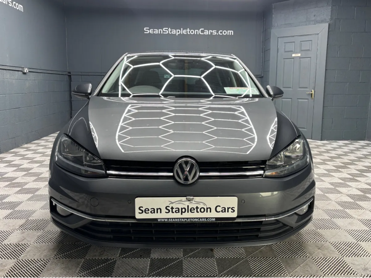 Volkswagen Golf HIGHLINE 1.5 TSI MANUAL 6SPEED FWD - Image 4