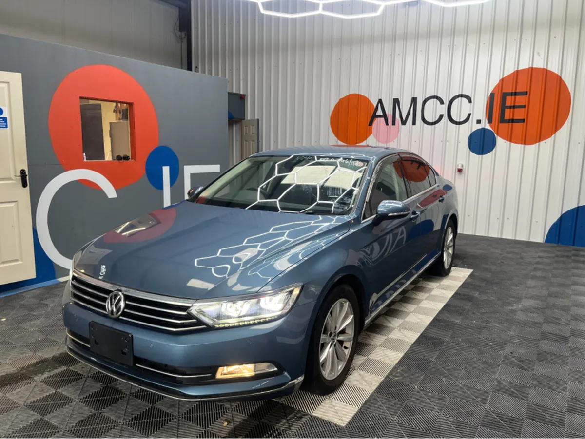 Volkswagen Passat 1.4 TSI ELEGANCE LINE / 32k KMs - Image 3