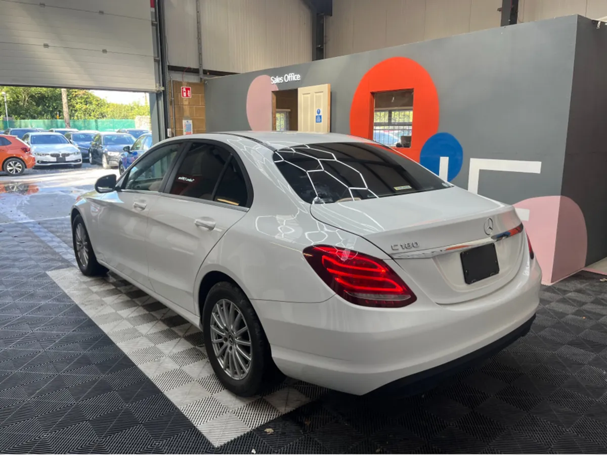 Mercedes-Benz C-Class C180 / 77k KMs / REVERSE CAM - Image 4