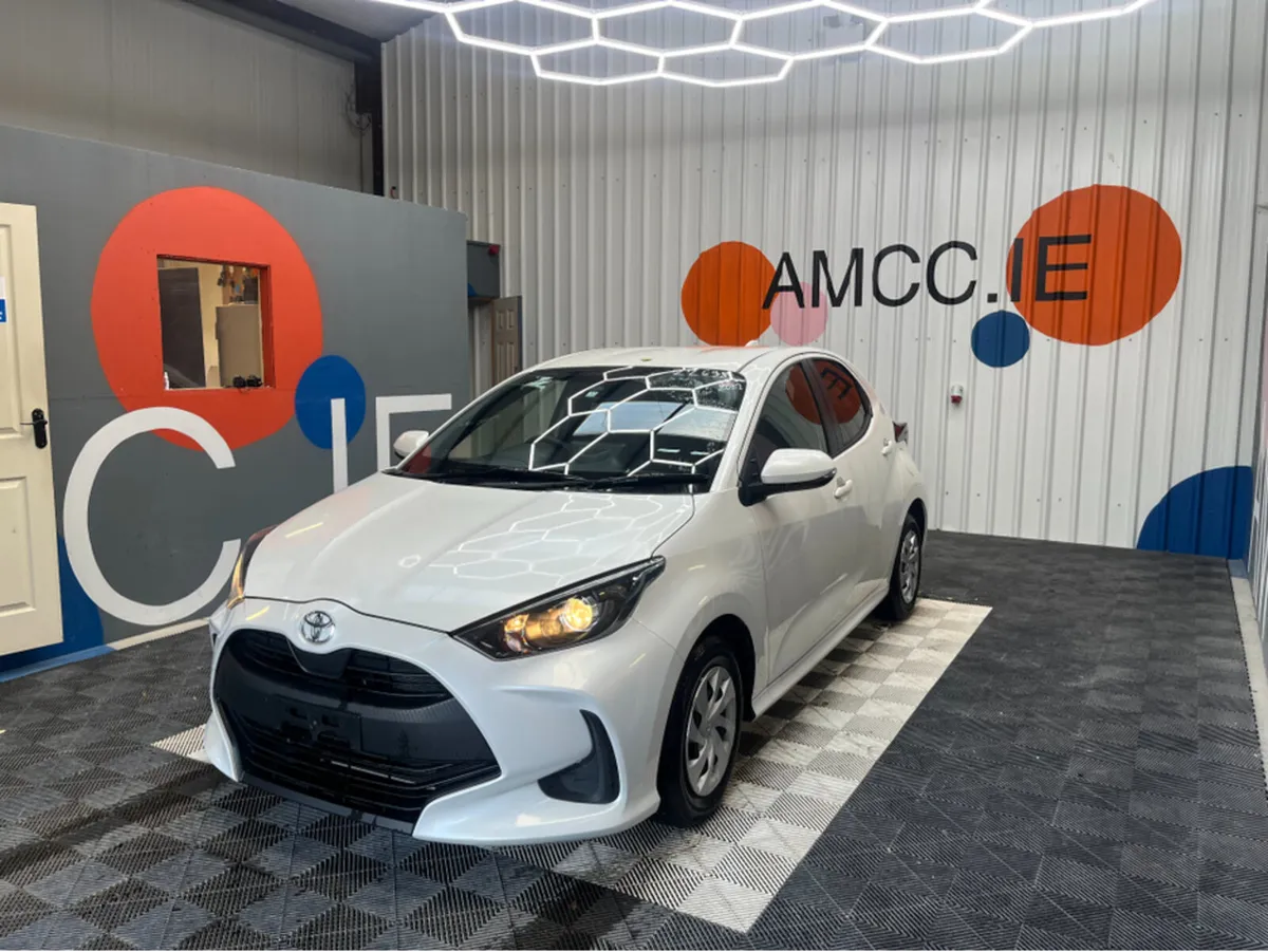 Toyota Yaris 1.0 PETROL / 39k KMs / REVERSE CAMERA - Image 3