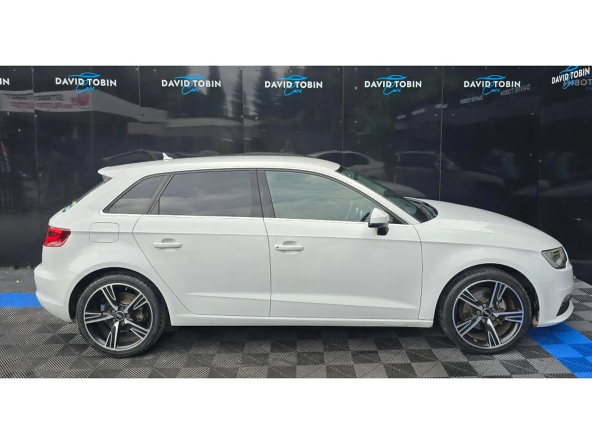 Audi A3 1.4 TFSI AUTO/REVERSING CAMERA - Image 4