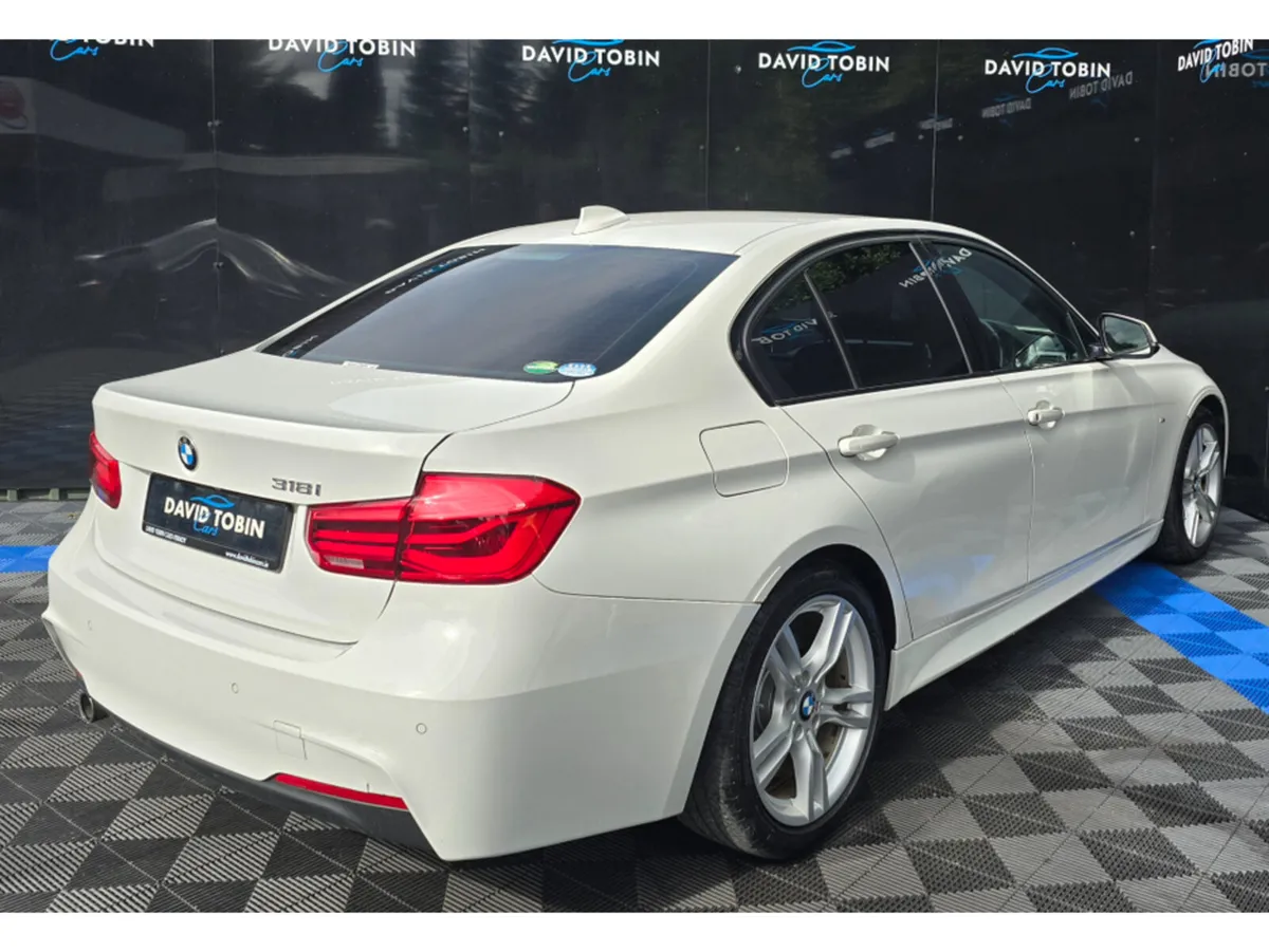 BMW 3-Series 318i MSPORT AUTO/LOW MILEAGE - Image 4