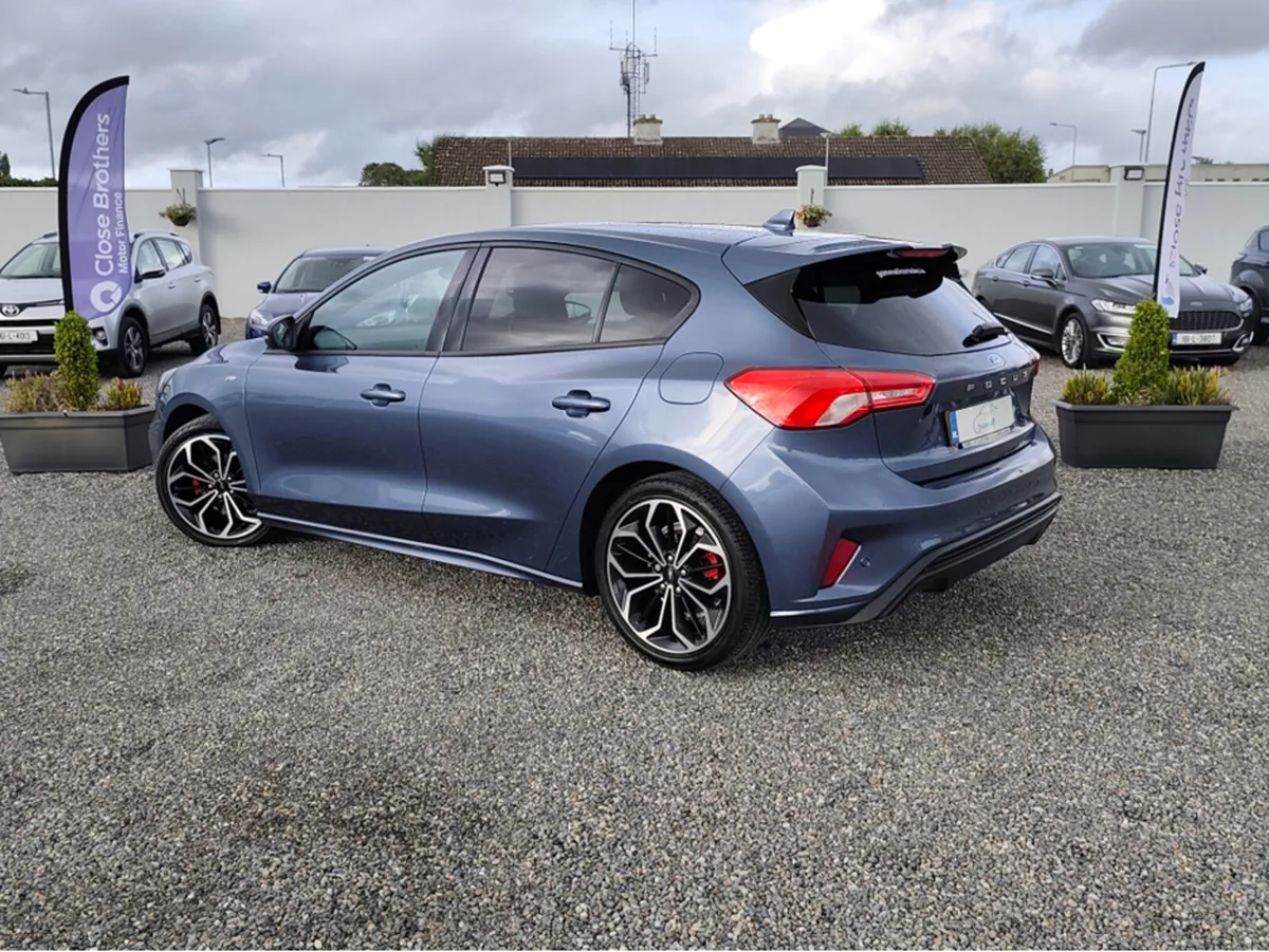 Ford Focus LOW MILES ST-LINE X - Image 4
