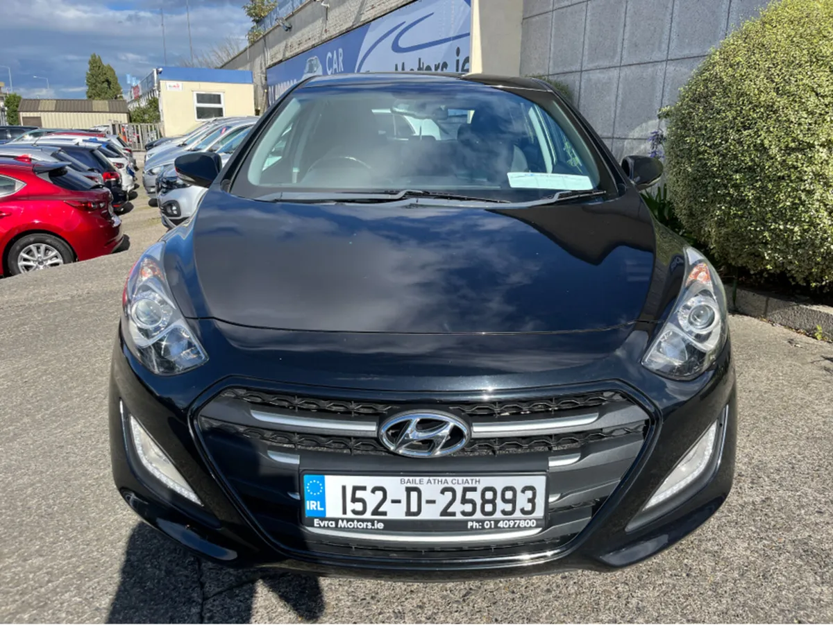Hyundai i30 SE 1.6 DIESEL //HIGH SPEC//TOUCH SCREE - Image 2