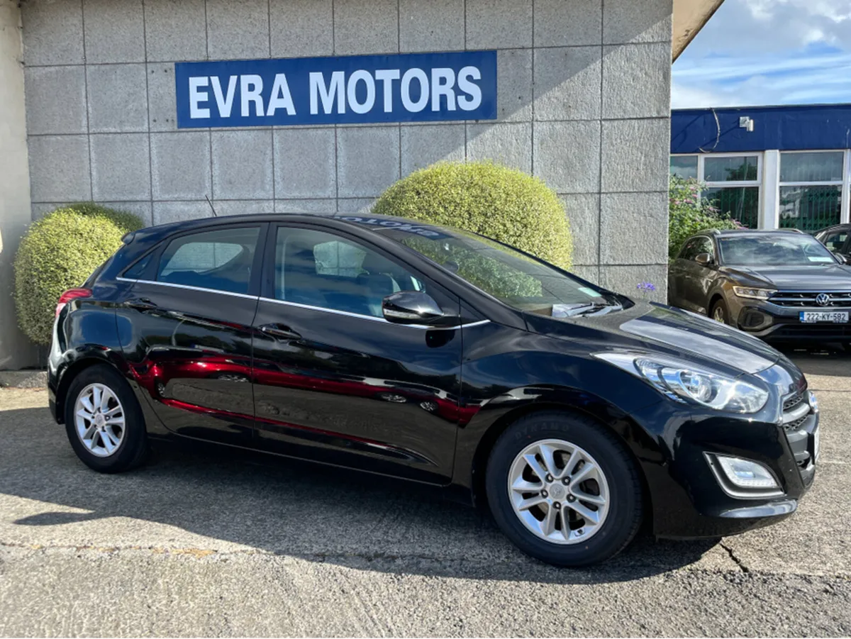 Hyundai i30 SE 1.6 DIESEL //HIGH SPEC//TOUCH SCREE - Image 3