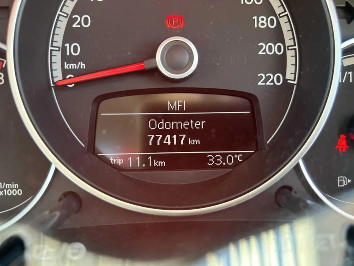 Volkswagen up! 2017 up 1.0 litre Auto in bright Re - Image 2
