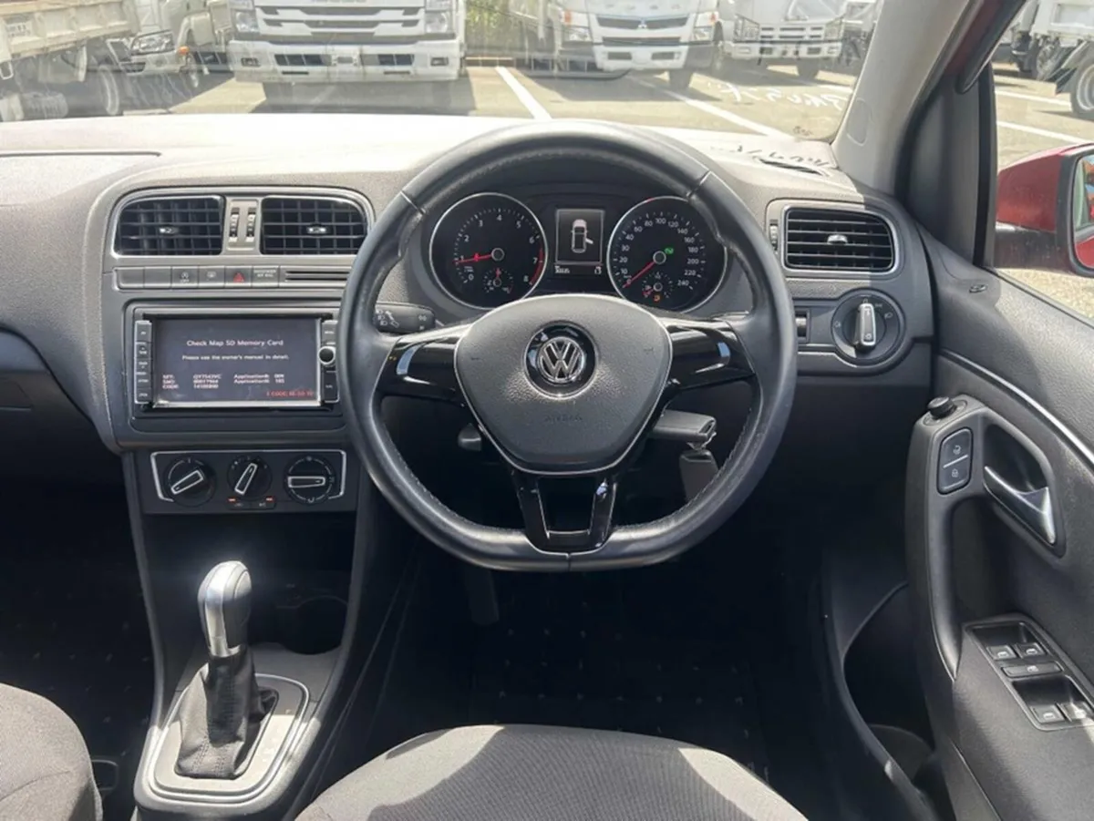 Volkswagen Polo 2015 Polo only 30 k on in it !! in - Image 2
