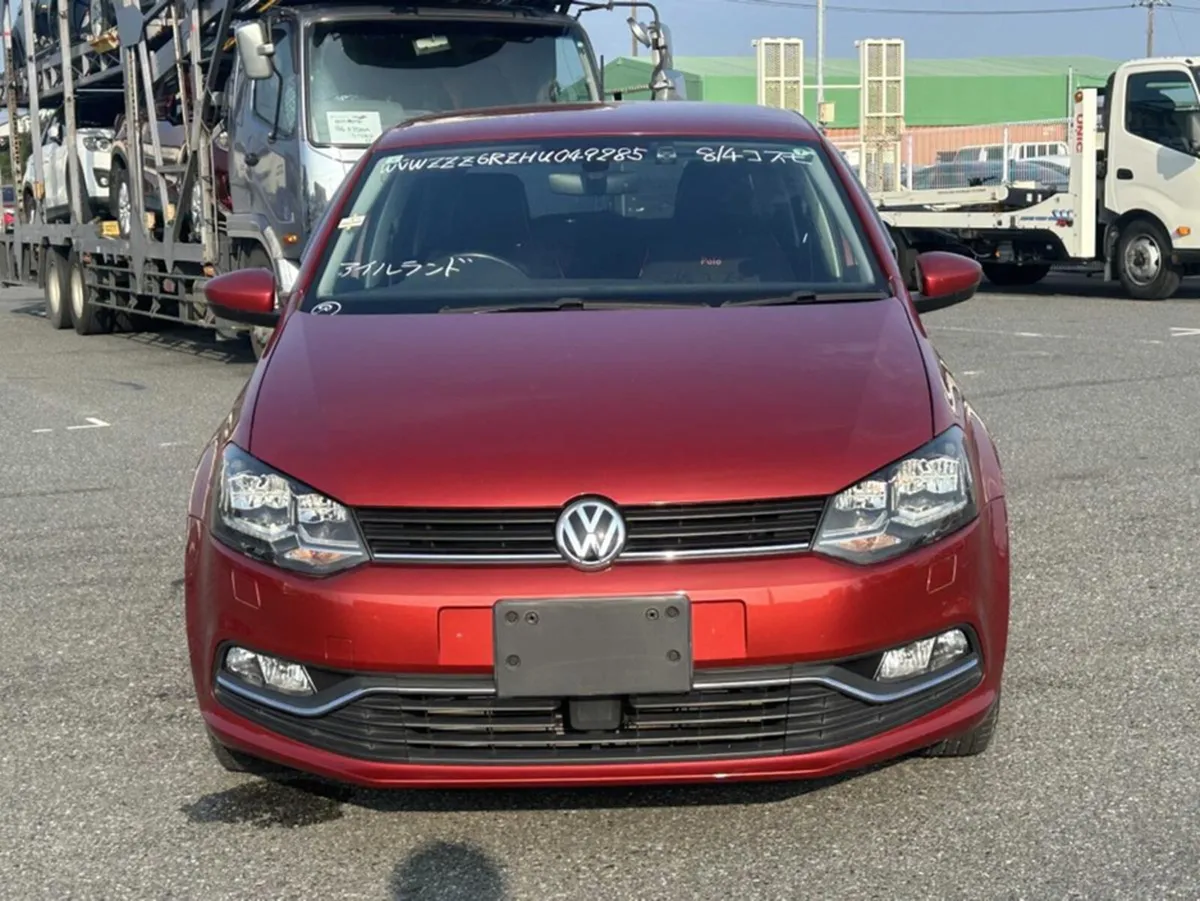 Volkswagen Polo VW Polo in metallic Wine with only - Image 4
