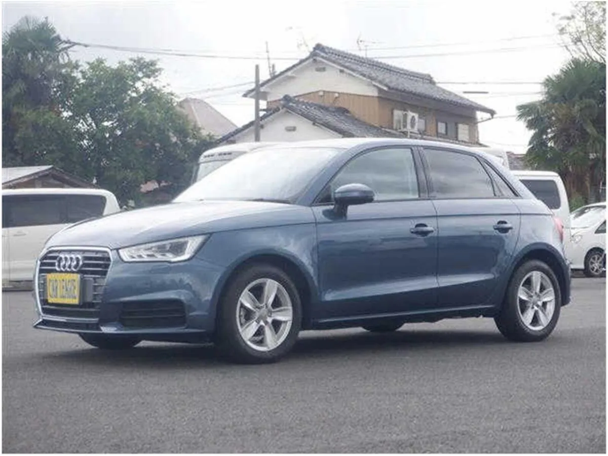 Audi A1 Audi A1 Blue 5 door , only 5 K on the cloc - Image 1
