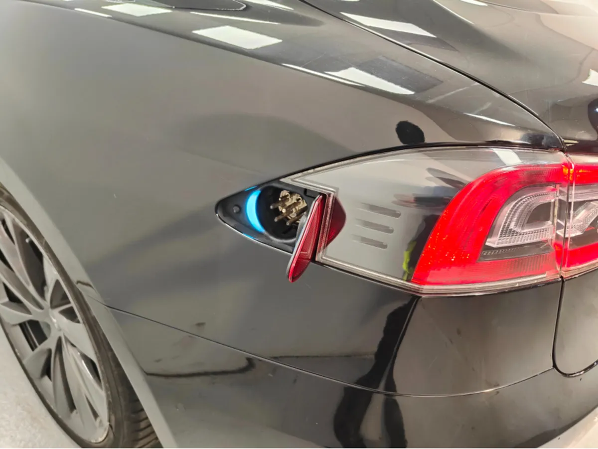 Tesla Model S TESLA MODEL S ELECTRIC HATCHBACK LON - Image 4