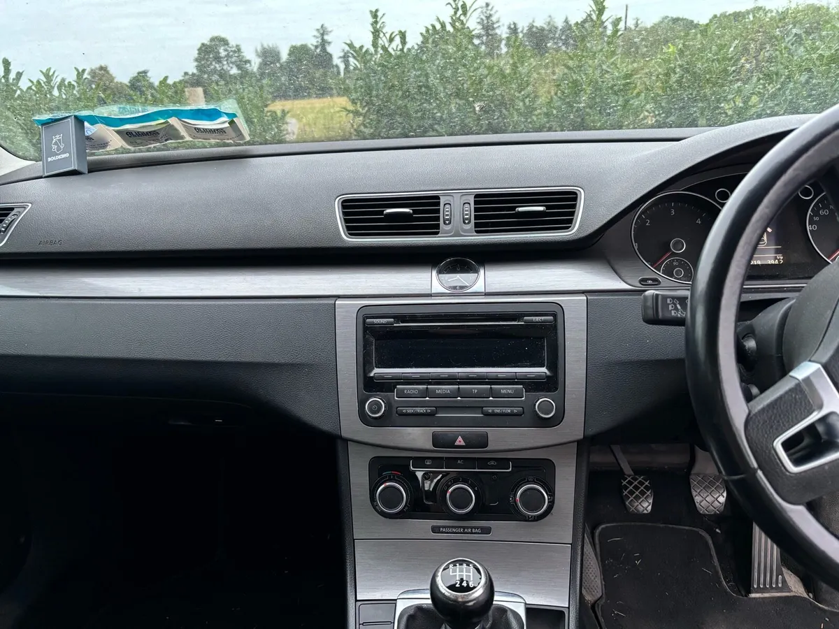 VW Passat 2.0l - Image 2
