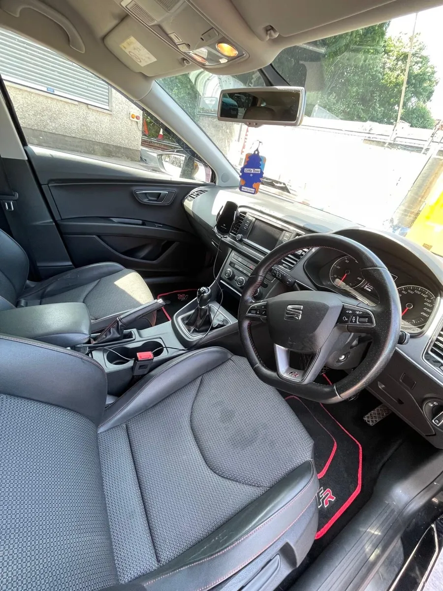 SEAT Leon 2015 - Image 2