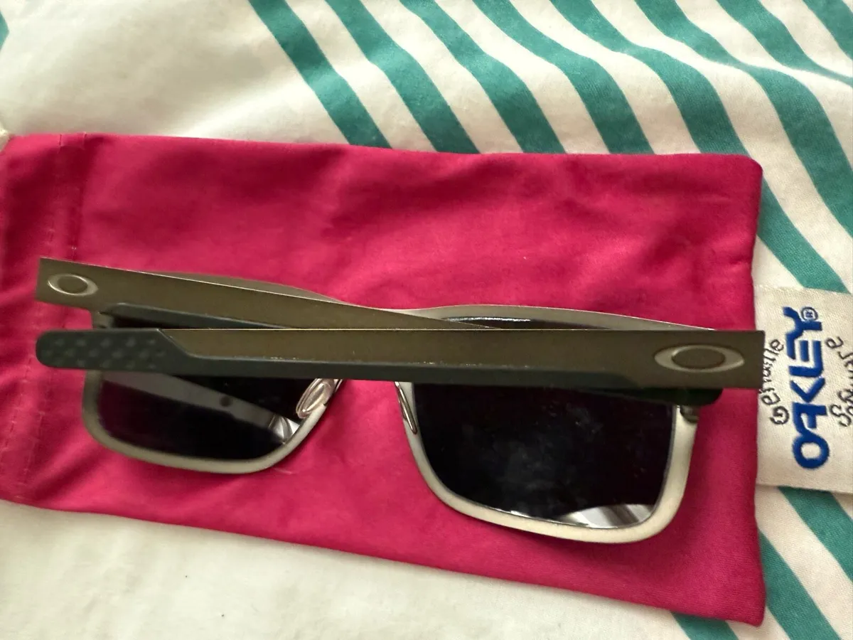 Oakley Holbrook sun sunglasses - Image 2