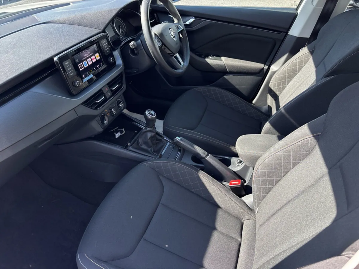 Skoda Kamiq AMBITION 1.0 TSI 95BHP 4DR - Image 3