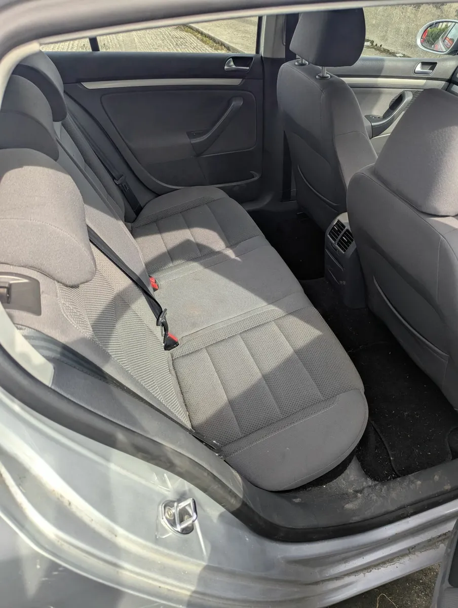Volkswagen Golf 2009 - Image 2