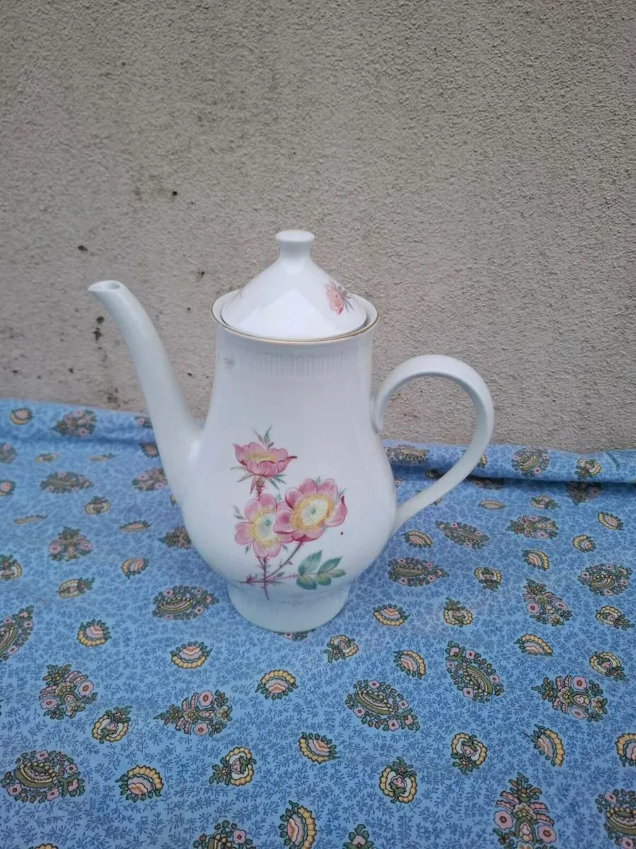 China floral tea pot postage possible