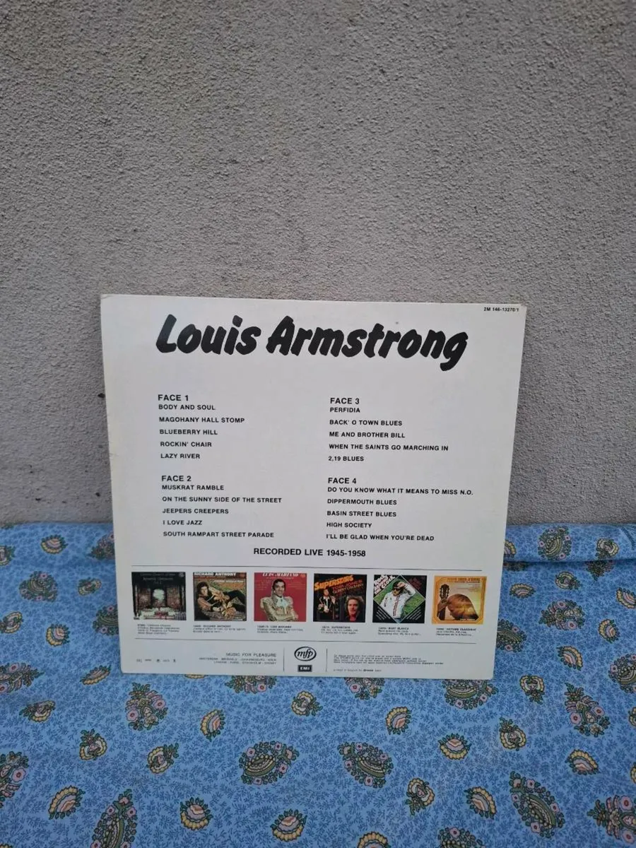 Double vinyl louis Armstrong possible to post - Image 2