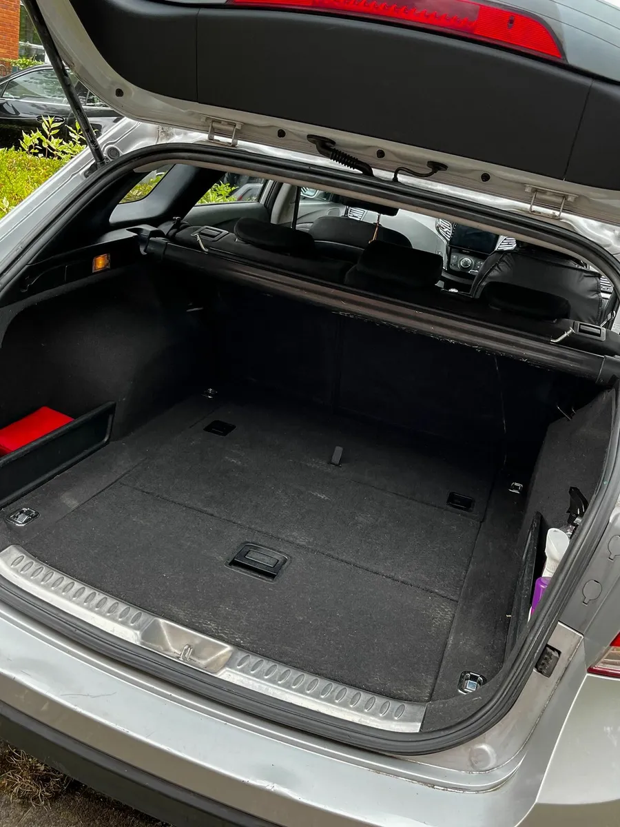Car - Image 3