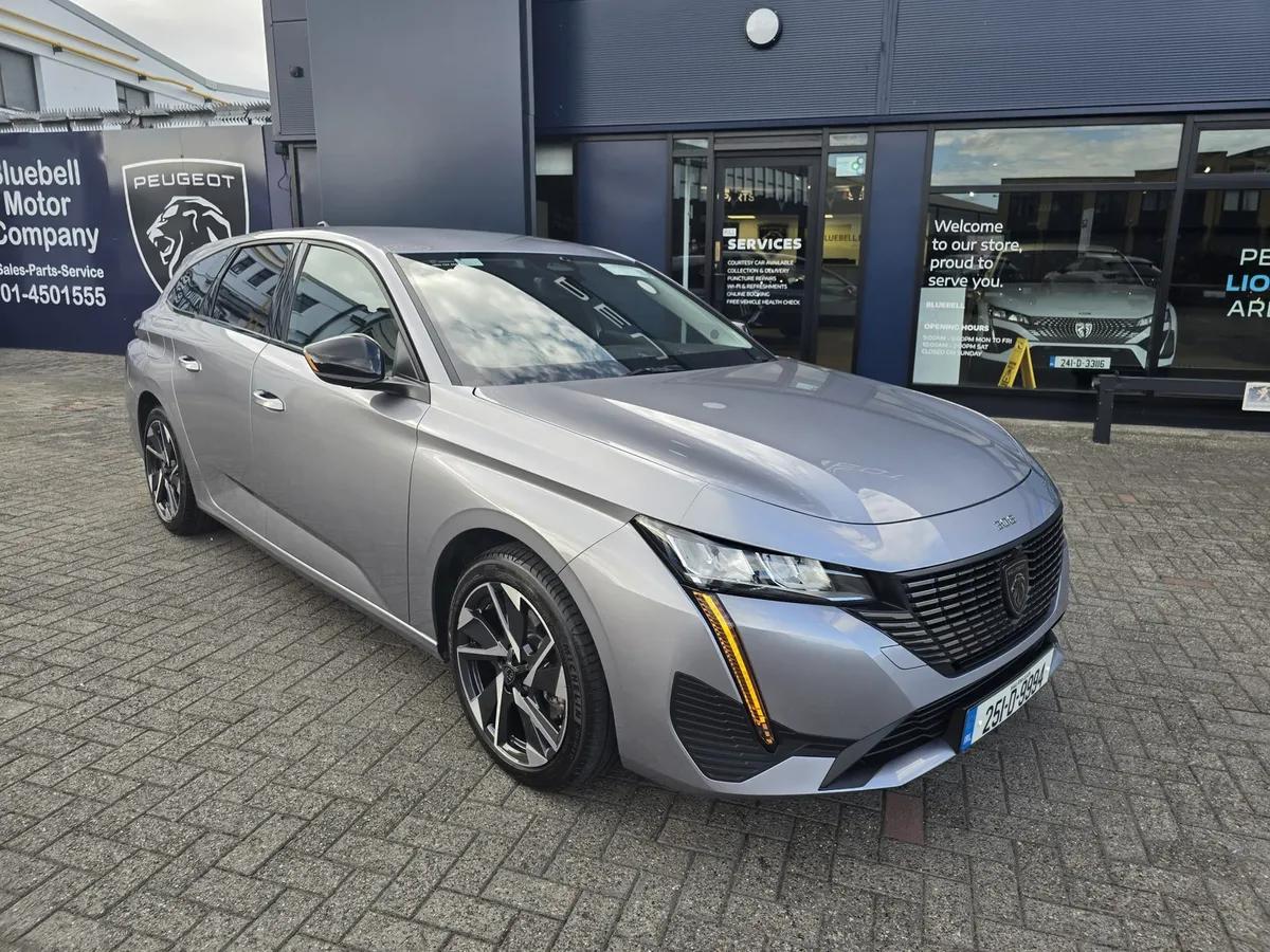 2025 Peugeot 308 SW Allure Hybrid - Image 2