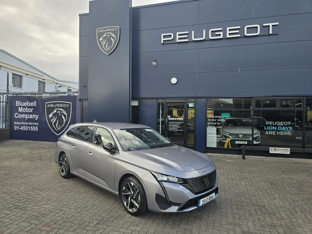 2025 Peugeot 308 SW Allure Hybrid - Image 3