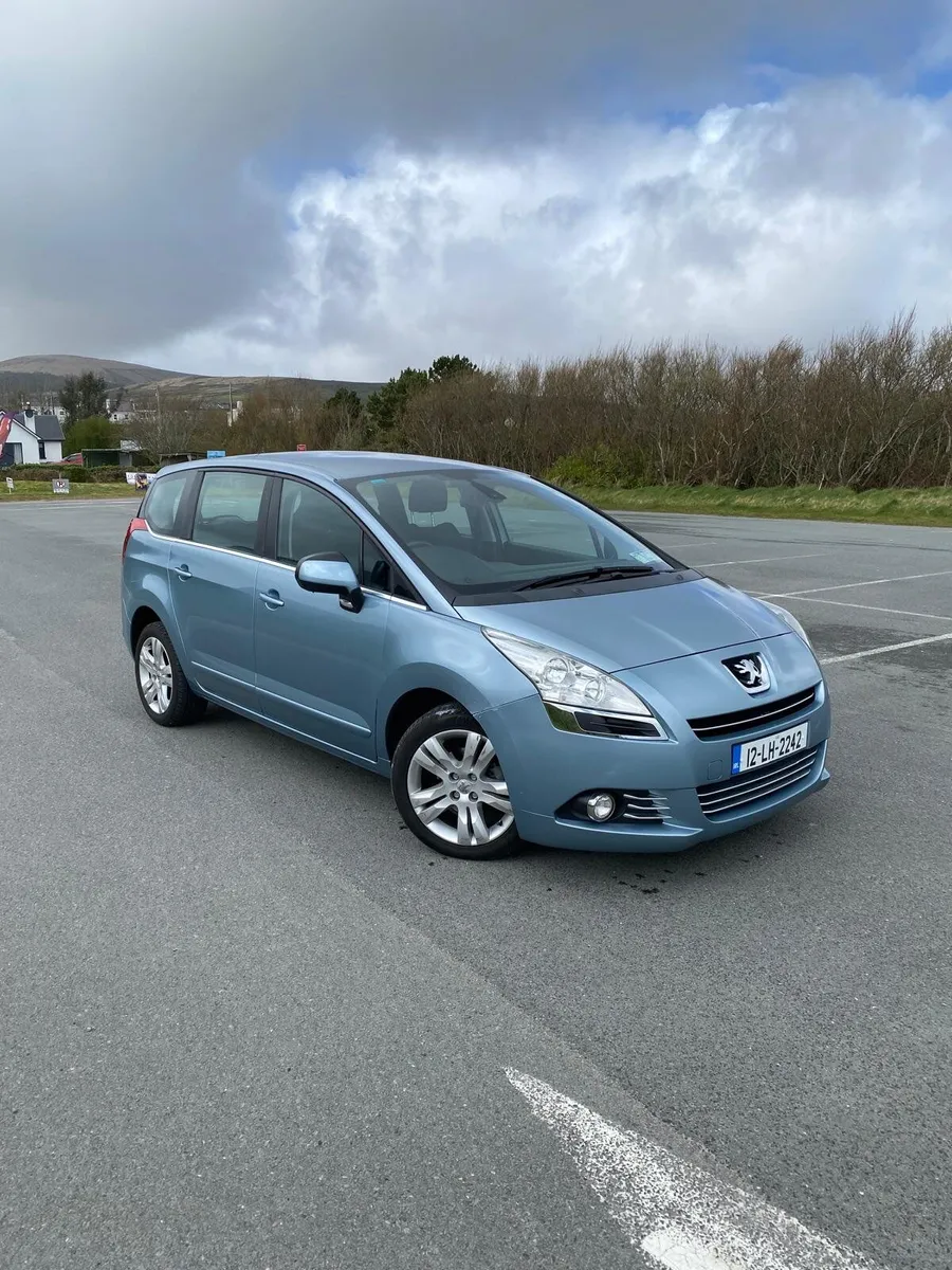 Peugeot 5008 2012 - Image 2