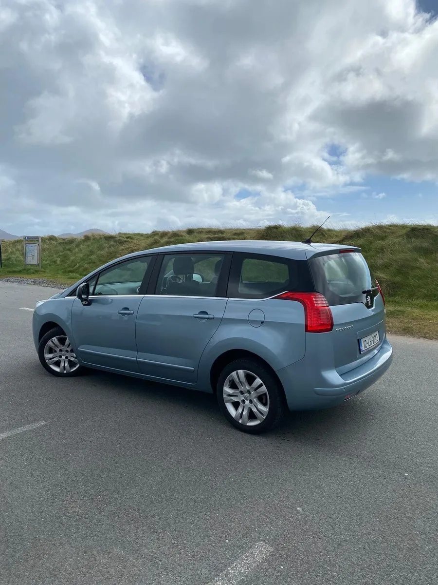 Peugeot 5008 2012 - Image 3