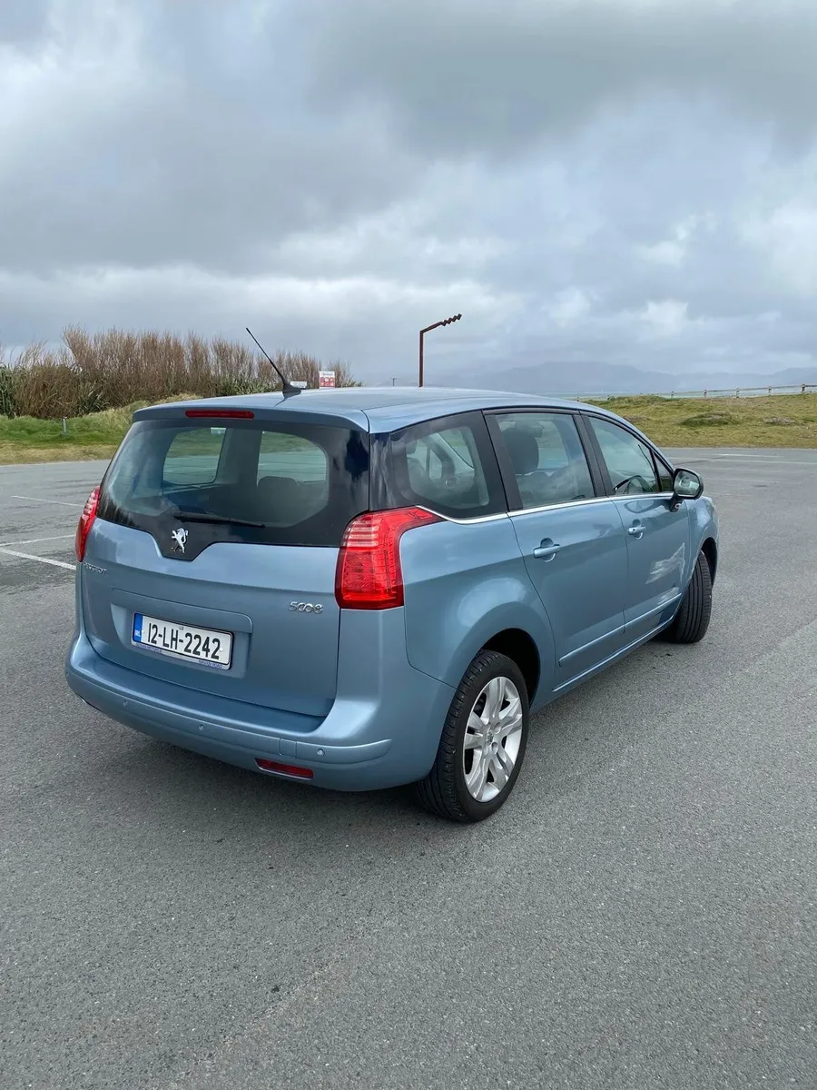 Peugeot 5008 2012 - Image 4