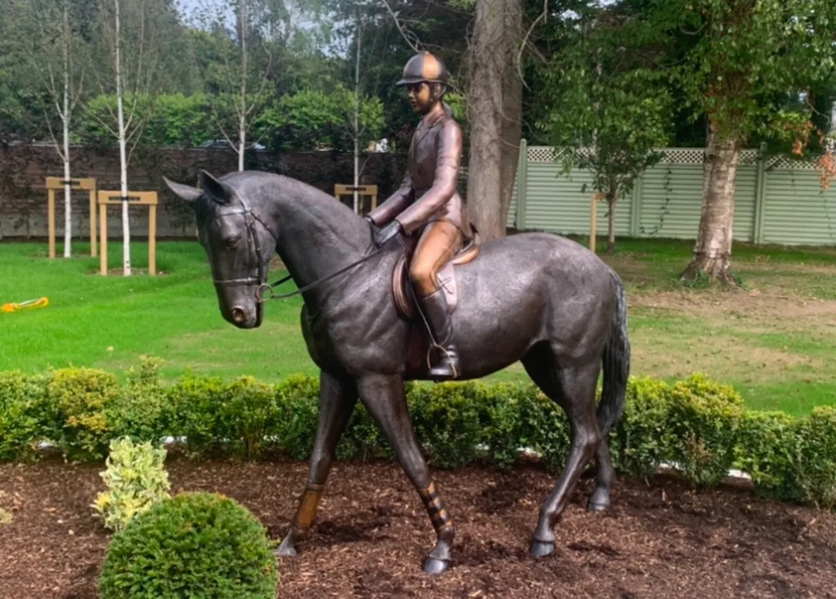 Bronze horse and rider - Image 2