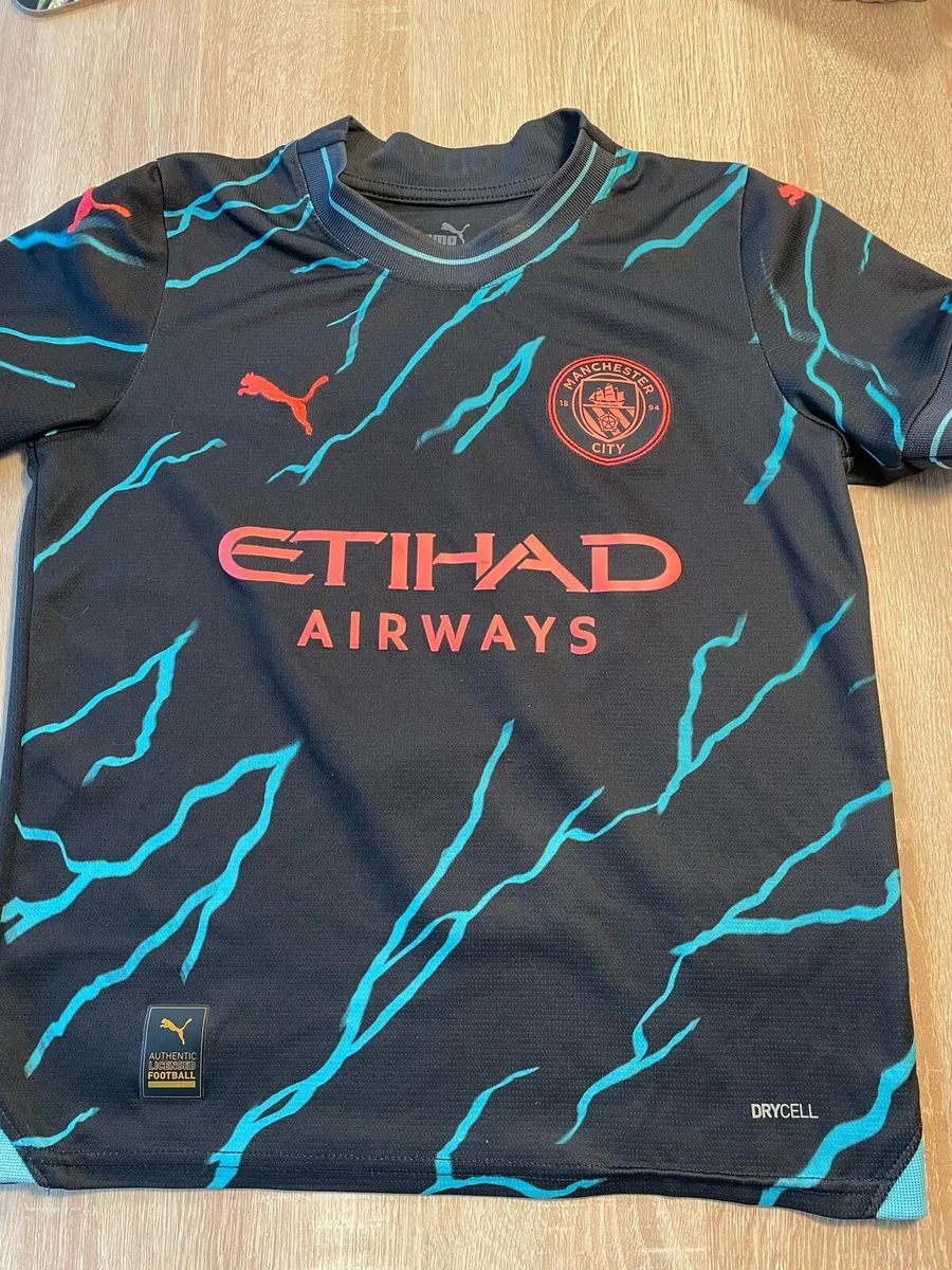 Manchester City boys kit - Image 2