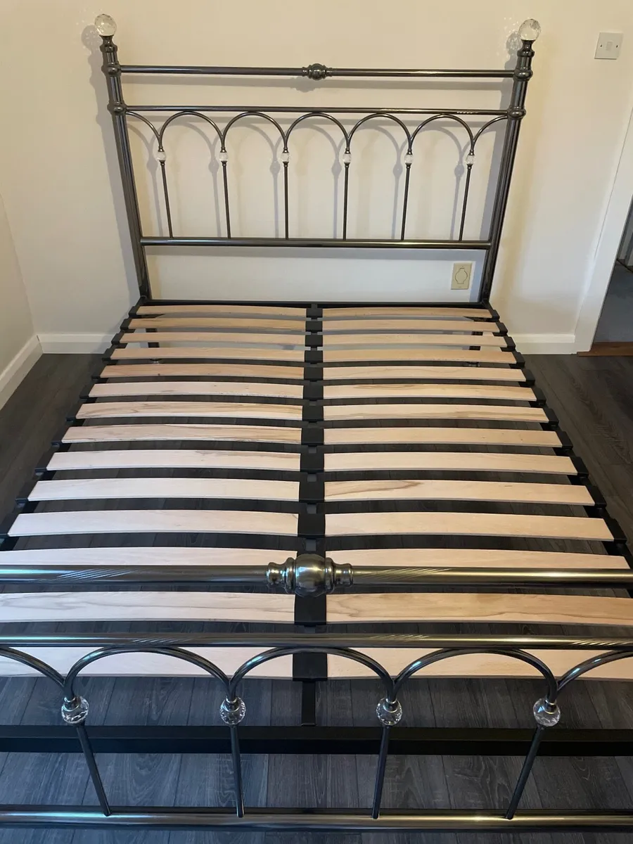 Bed - Image 1