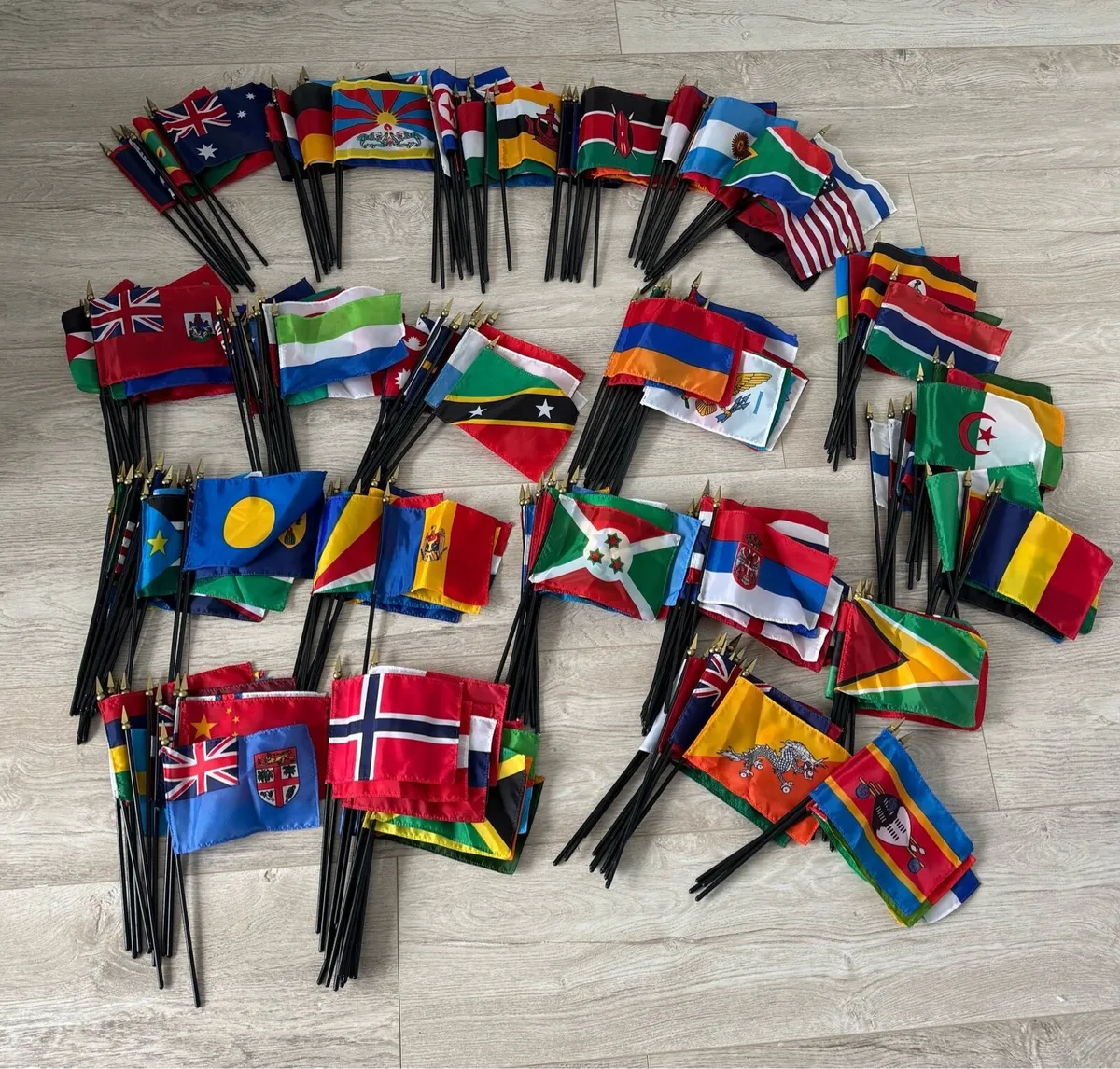 226 different countries sticks flags - Image 1