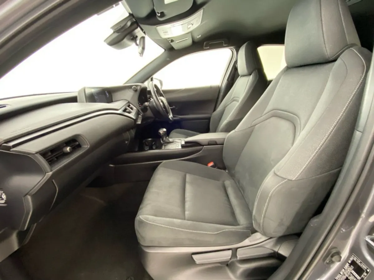 Lexus UX250h Dynamic - Image 2