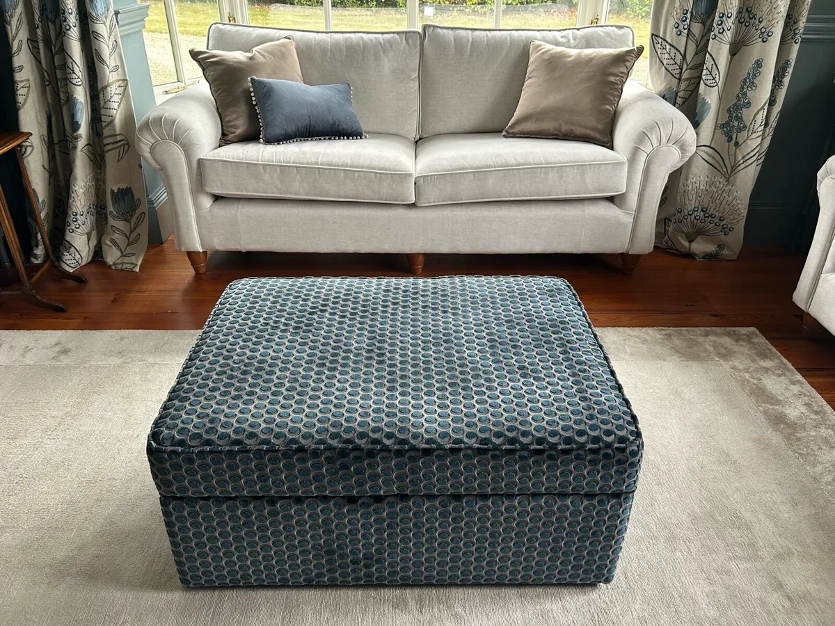 Ottoman footstool - Image 1