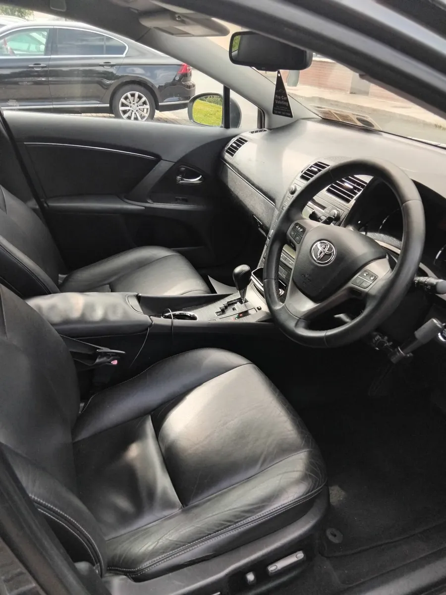 2011 Toyota Avensis estate diesel automatic - Image 2